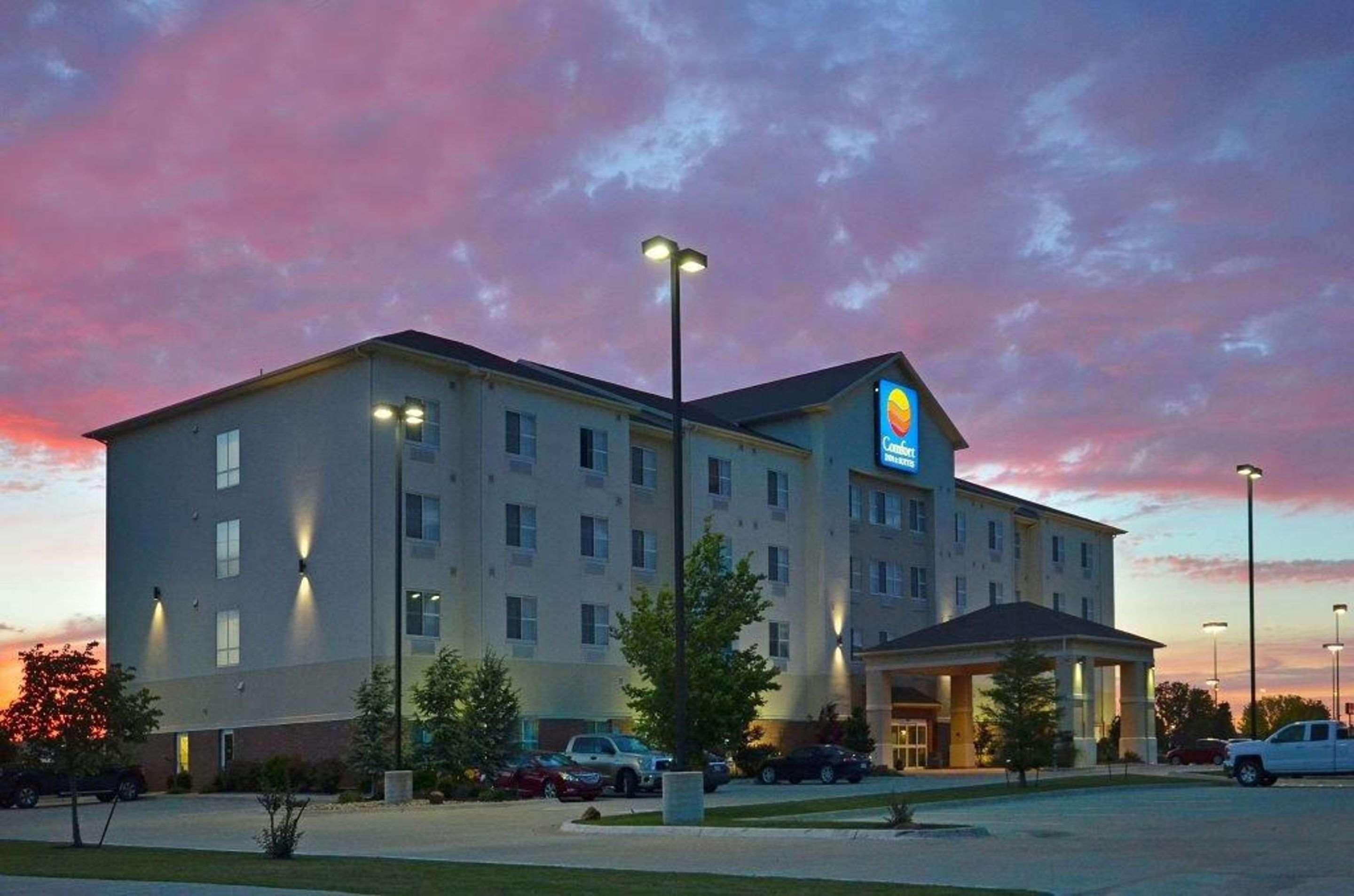 Comfort Inn & Suites Oklahoma City West - I-40 Exterior foto
